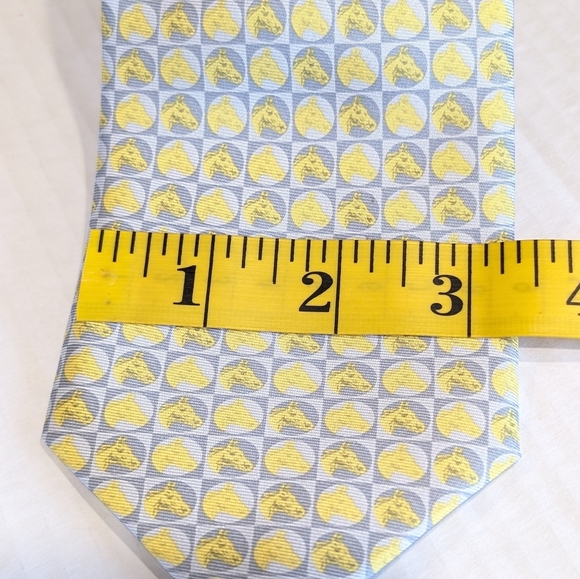 Peter Blair 100% Silk Yellow and Gray Horse head Equestrian Motif Tie - Picture 5 of 5